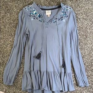 Light blue/gray flowy top